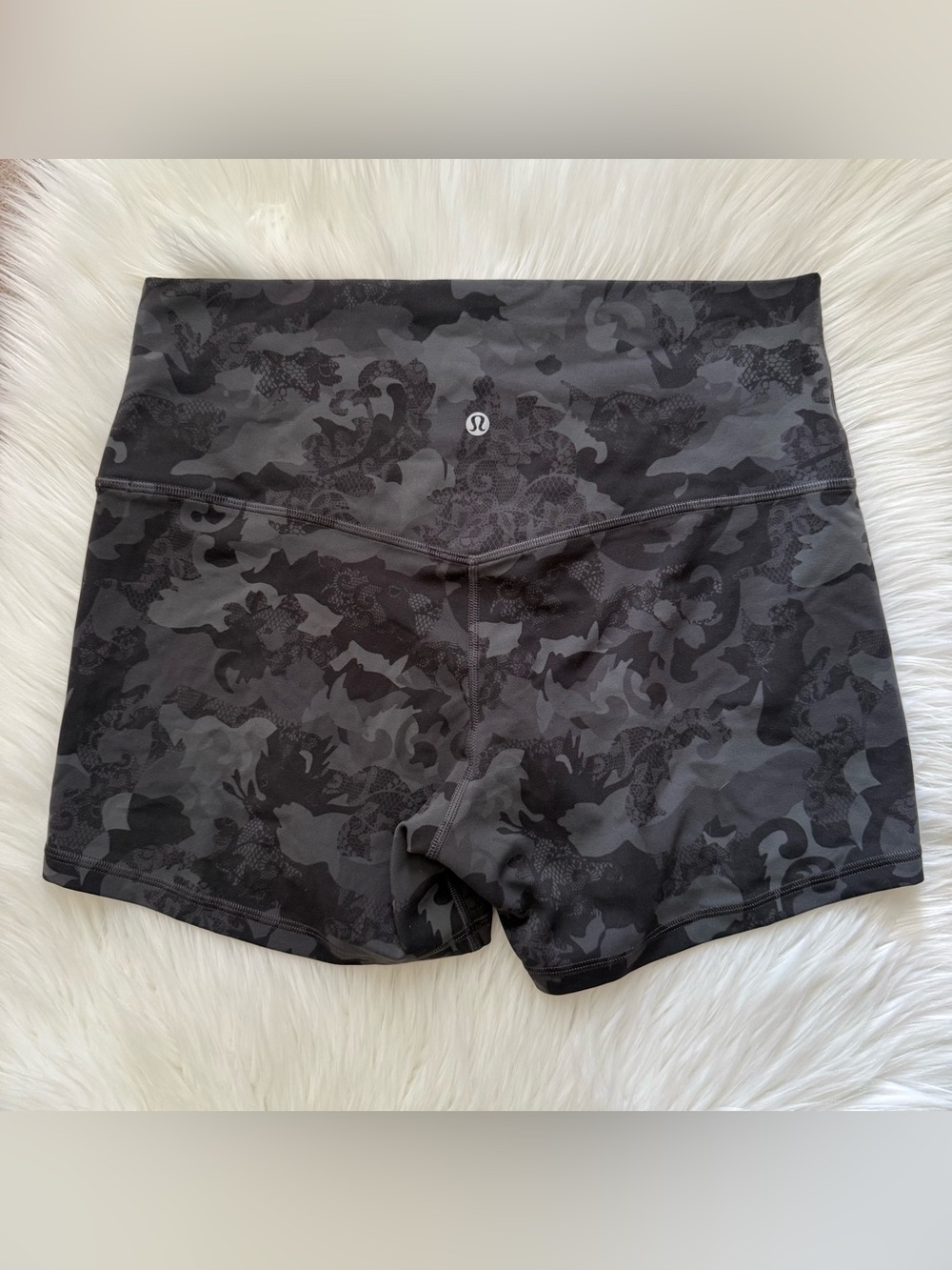 Lululemon Align Short 4" Hidden Heritage Lace Black Multi New Without Tags 12 - Picture 3 of 5